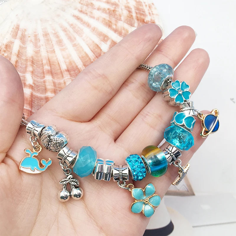 Bracelet Créatif – Kit avec Bracelets + Colliers + Breloques, pendentifs + Cadeau : Boîte à bijoux en cuir