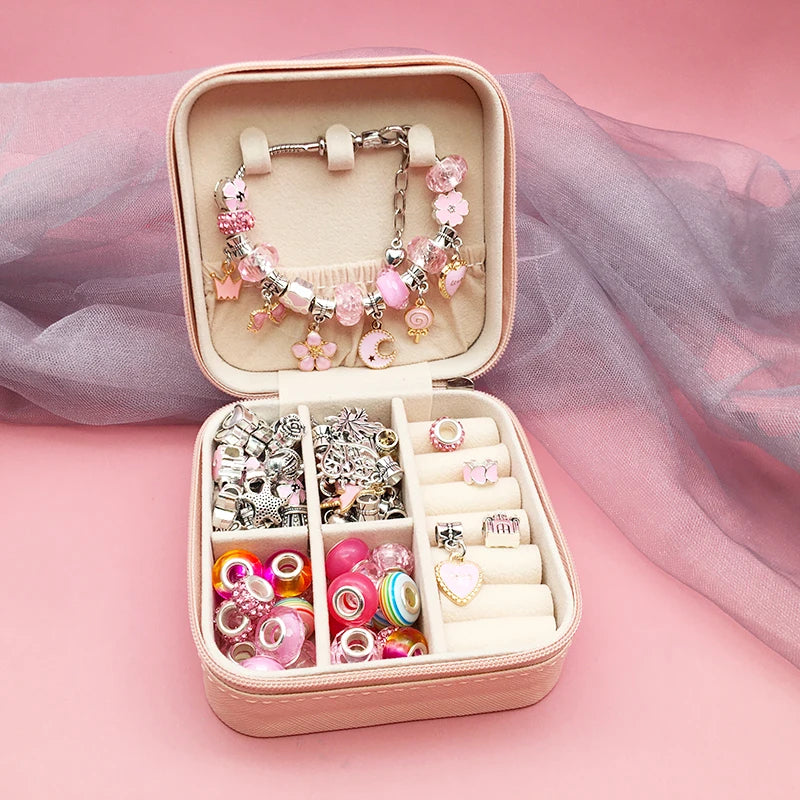 Bracelet Créatif – Kit avec Bracelets + Colliers + Breloques, pendentifs + Cadeau : Boîte à bijoux en cuir